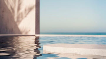 Piscina en un resort