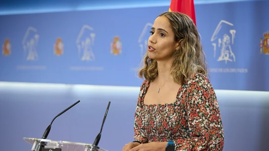 La diputada de Sumar Tesh Sidi durante una rueda de prensa anterior a la reunión de la Junta de Portavoces, en el Congreso de los Diputados. La diputada de Sumar Tesh Sidi durante una rueda de prensa anterior a la reunión de la Junta de Portavoces, en el Congreso de los Diputados.