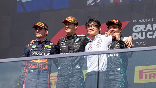 Verstappen, Russell y Antonelli en el podio Verstappen, Russell y Antonelli en el podio