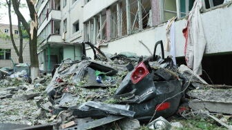 Un edificio destruido tras un ataque con misiles rusos en Kiev, Ucrania, el 17 de junio de 2025