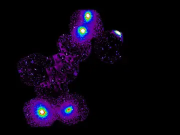 Filamento que conecta cuatro cúmulos de galaxias Filamento que conecta cuatro cúmulos de galaxias