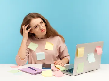 Mujer pensando Mujer pensando