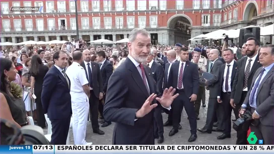 Alfonso Arús, del "descontrol" de la visita del rey Felipe y la reina Letizia a la Playa Mayor: "A mí esto es lo que me gusta" Alfonso Arús, del "descontrol" de la visita del rey Felipe y la reina Letizia a la Playa Mayor: "A mí esto es lo que me gusta"