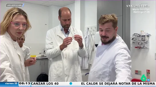 El príncipe Guillermo y Cate Blanchett visitan una fábrica de tintes ecológicos El príncipe Guillermo y Cate Blanchett visitan una fábrica de tintes ecológicos