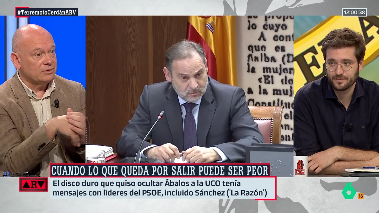 Gabi Sanz, sobre el disco duro que Ábalos intentaba ocultar: "En el momento en el que intenta esto, es que hay material explosivo" Gabi Sanz, sobre el disco duro que Ábalos intentaba ocultar: "En el momento en el que intenta esto, es que hay material explosivo"