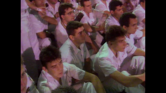 La crítica de los soldados españoles en el Golfo: "Por qué en vez de a Marta Sánchez no traen a nuestras madres" La crítica de los soldados españoles en el Golfo: "Por qué en vez de a Marta Sánchez no traen a nuestras madres"