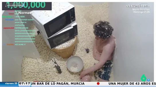 ARÚS: Se encierra cinco días en un cubículo para hacer un millón de palomitas ARÚS: Se encierra cinco días en un cubículo para hacer un millón de palomitas