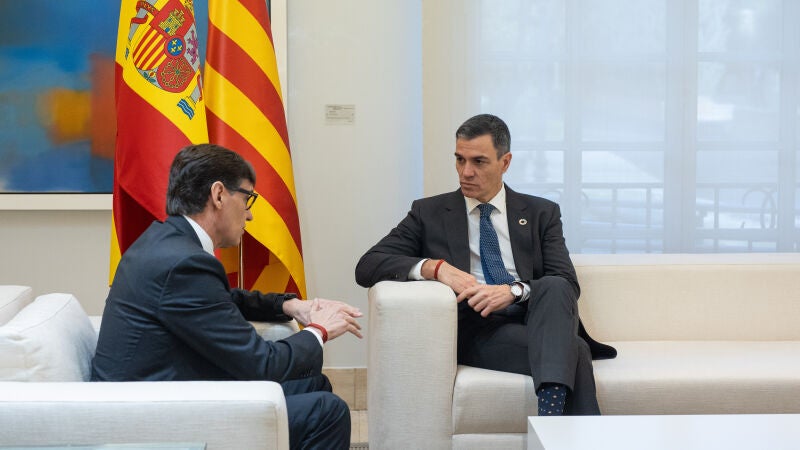 El presidente del Gobierno, Pedro Sánchez, se reúne con el presidente de la Generalitat de Catalunya, Salvador Illa