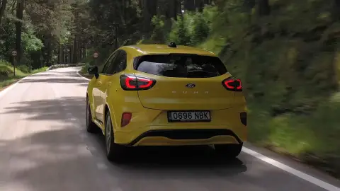 Ford Puma Gen-e en color amarillo Ford Puma Gen-e en color amarillo