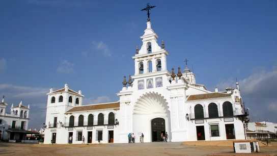 Vista exterior de la iglesia del Rocío en Huelva Vista exterior de la iglesia del Rocío en Huelva