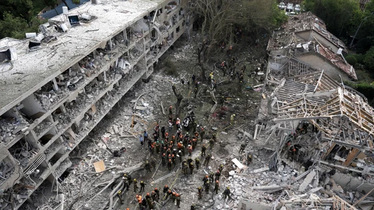 Destrozos en Tel Aviv después de un ataque de Irán en respuesta a los bombardeos de EEUU Destrozos en Tel Aviv después de un ataque de Irán en respuesta a los bombardeos de EEUU