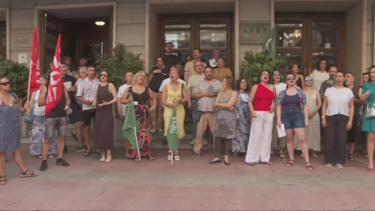 El coro del Teatro de la Zarzuela protesta por sus condiciones laborales El coro del Teatro de la Zarzuela protesta por sus condiciones laborales