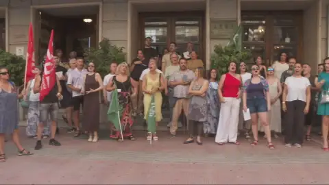 El coro del Teatro de la Zarzuela protesta por sus condiciones laborales El coro del Teatro de la Zarzuela protesta por sus condiciones laborales