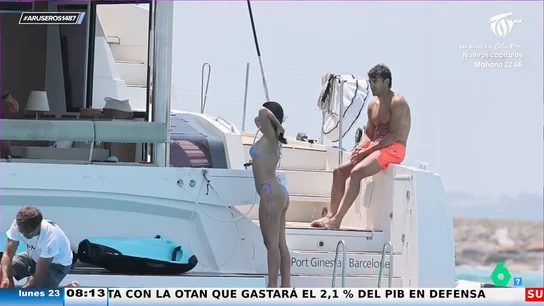 Laura Escanes disfruta de su primer verano con Joan Verdú haciendo paddle surf en Ibiza Laura Escanes disfruta de su primer verano con Joan Verdú haciendo paddle surf en Ibiza