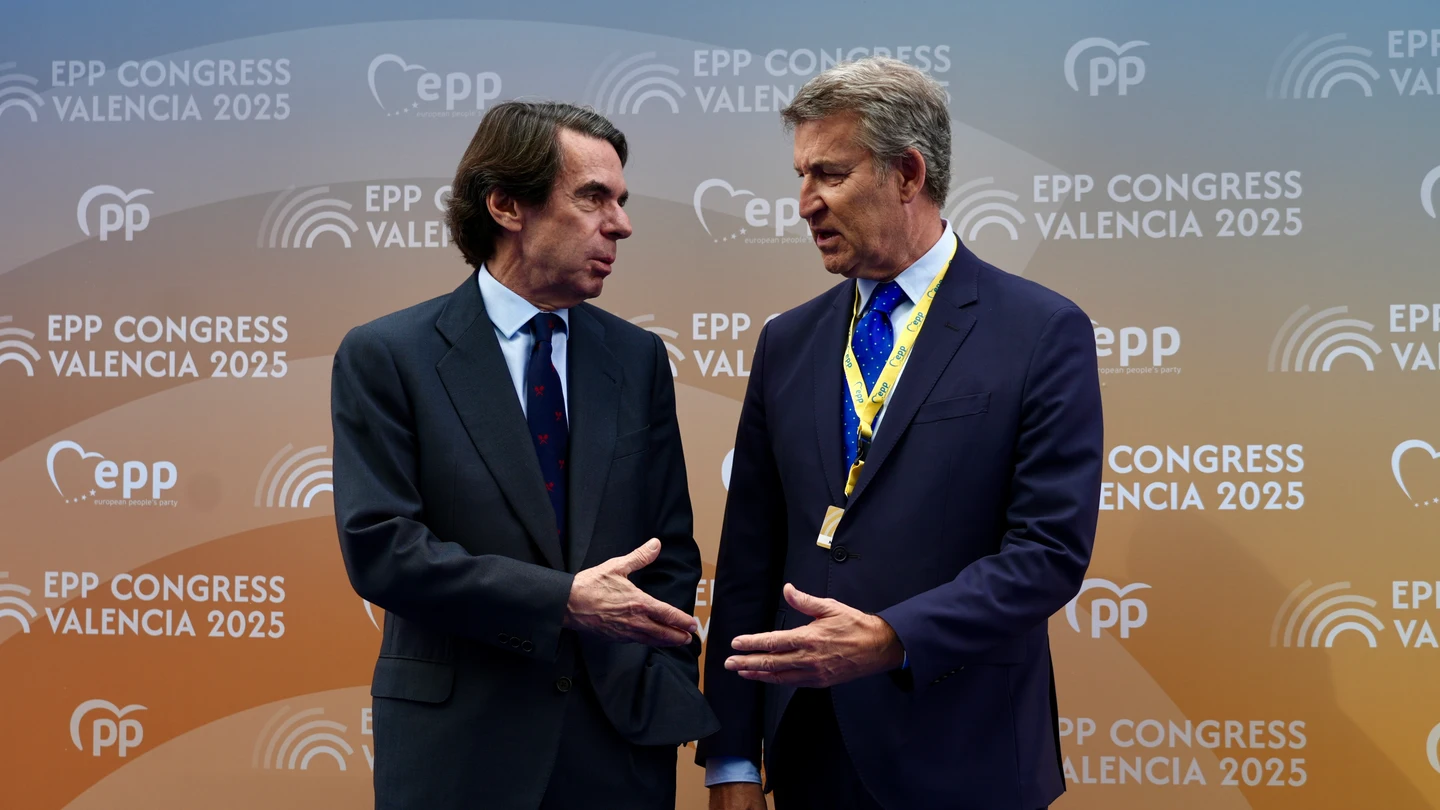 El expresidente del Gobierno, José María Aznar, y el presidente del PP, Alberto Núñez Feijóo El expresidente del Gobierno, José María Aznar, y el presidente del PP, Alberto Núñez Feijóo
