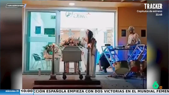 Alfonso Arús, contra quienes organizan fiestas en los entierros: "Si yo pierdo a una persona que de verdad quiero..." Alfonso Arús, contra quienes organizan fiestas en los entierros: "Si yo pierdo a una persona que de verdad quiero..."