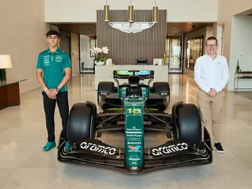 El piloto español Mari Boya y el director de equipo de Aston Martin, Andy Cowell. El piloto español Mari Boya y el director de equipo de Aston Martin, Andy Cowell.