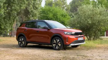 El nuevo Opel Frontera desde una perspectiva lateral El nuevo Opel Frontera desde una perspectiva lateral