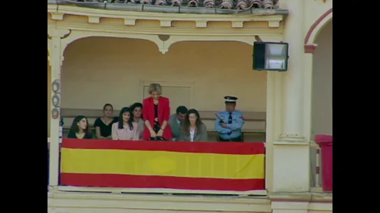 La única mujer del Ayuntamiento de Aranjuez, antitaurina y obligada a presidir la corrida de toros para mujeres de Jesulín La única mujer del Ayuntamiento de Aranjuez, antitaurina y obligada a presidir la corrida de toros para mujeres de Jesulín