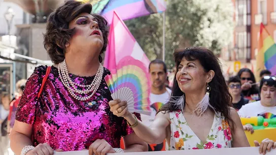 La ministra de Igualdad, Ana Redondo, en la marcha del Orgullo de Valladolid.  La ministra de Igualdad, Ana Redondo, en la marcha del Orgullo de Valladolid.