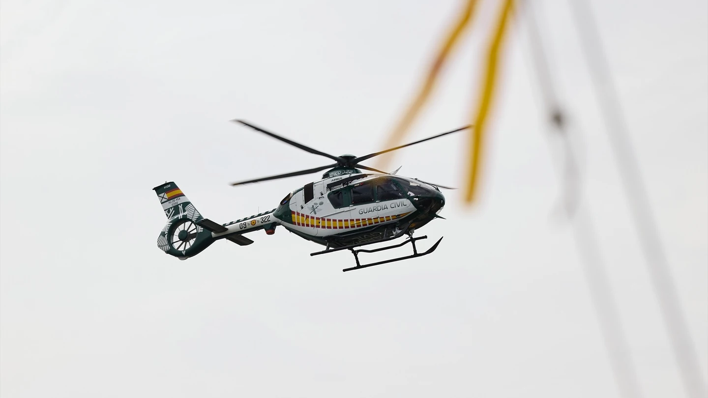 Un helicóptero de la Guardia Civil, en una imagen de archivo. Un helicóptero de la Guardia Civil, en una imagen de archivo.