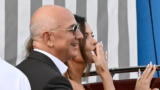 Jeff Bezos y Lauren Sánchez Jeff Bezos y Lauren Sánchez