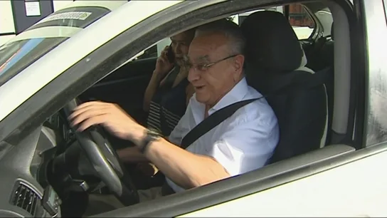 Mayores conduciendo. Mayores conduciendo.