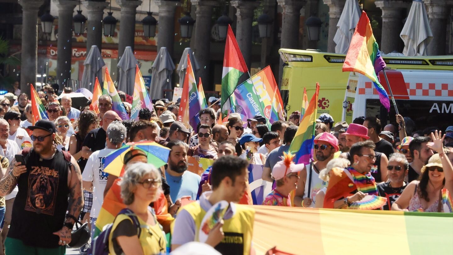 Marcha de celebración del Día del Orgullo LGTBI+ en Valladolid.