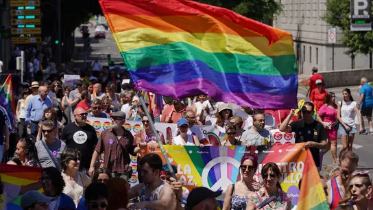 Las calles de España se llenan de banderas de arcoíris, desfiles y marchas por el Día del Orgullo Las calles de España se llenan de banderas de arcoíris, desfiles y marchas por el Día del Orgullo