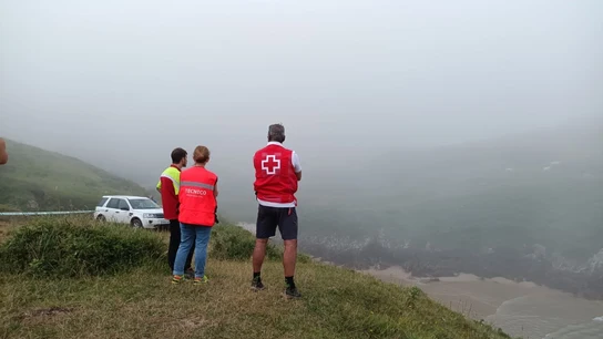 Dispositivo de búsqueda del joven de 23 años desaparecido en una playa de San Vicente de la Barquera Dispositivo de búsqueda del joven de 23 años desaparecido en una playa de San Vicente de la Barquera
