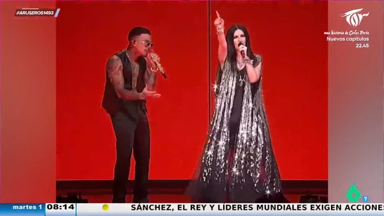 Rauw Alejandro y Laura Pausini cantan juntos pro primera vez el mítico 'Se Fue' Rauw Alejandro y Laura Pausini cantan juntos pro primera vez el mítico 'Se Fue'
