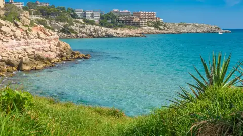 Mojácar, Salou y Benidorm son los destinos de playa en la península más demandados este verano Mojácar, Salou y Benidorm son los destinos de playa en la península más demandados este verano