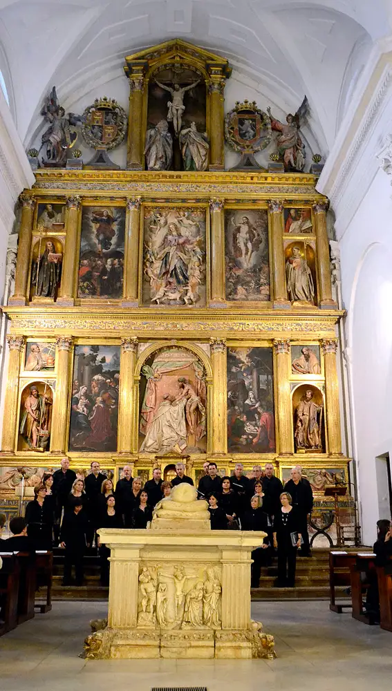 Retablo mayor y sepulcro de la reina María de Molina (Monasterio de las Huelgas Reales de Valladolid) Retablo mayor y sepulcro de la reina María de Molina (Monasterio de las Huelgas Reales de Valladolid)