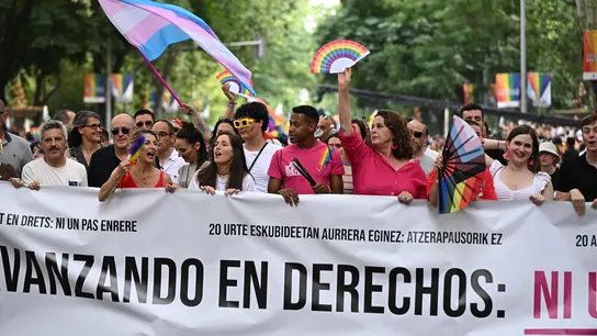 La vicepresidenta segunda del Gobierno, Yolanda Díaz, en la cabecera de la marcha del Orgullo de Madrid. La vicepresidenta segunda del Gobierno, Yolanda Díaz, en la cabecera de la marcha del Orgullo de Madrid.