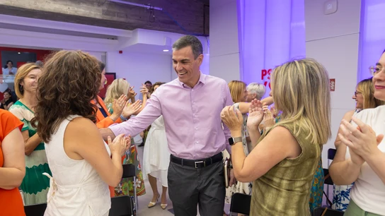 El presidente del Gobierno, Pedro Sánchez, se reúne con las secretarias y portavoces de Igualdad El presidente del Gobierno, Pedro Sánchez, se reúne con las secretarias y portavoces de Igualdad