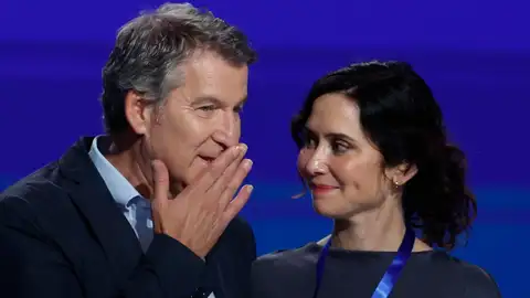 Alberto Núñez Feijóo e Isabel Díaz Ayuso, en la clausura del Congreso del PP. Alberto Núñez Feijóo e Isabel Díaz Ayuso, en la clausura del Congreso del PP.