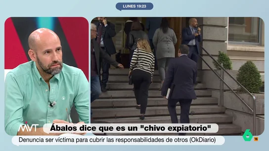 Gonzalo Miró, tras las últimas declaraciones de Ábalos: "¿Nadie de su entorno le dice que se calle?" El exministro socialista se considera una víctima y un "chivo expiatorio". Además, expone que se siente un "gilipollas" ya que le han utilizado como "pantalla" para ocultar la trama corrupta.