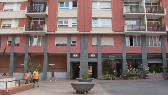 Imagen del bloque de edificios afectado en Barcelona Imagen del bloque de edificios afectado en Barcelona