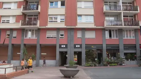 Imagen del bloque de edificios afectado en Barcelona Imagen del bloque de edificios afectado en Barcelona