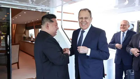 Kim Jong-un con Lavrov Kim Jong-un con Lavrov