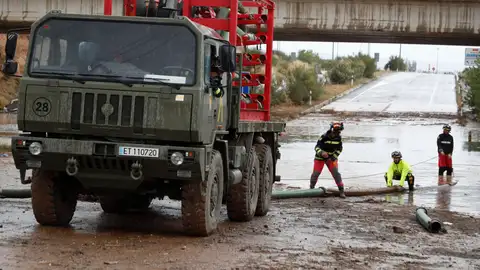 Efectivos de la UME en Grisén Efectivos de la UME en Grisén