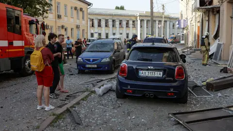 Cuatro ucranianos muertos y 20 heridos tras otro ataque masivo de Rusia. Cuatro ucranianos muertos y 20 heridos tras otro ataque masivo de Rusia.
