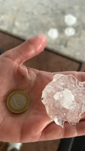 Imagen del tamaño del granizo en Nules Imagen del tamaño del granizo en Nules