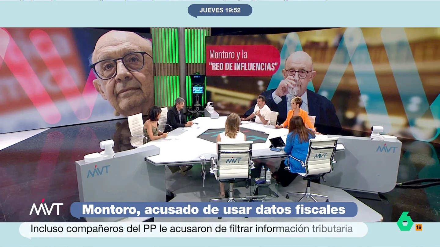 Cristina Pardo: "Están más contentos en el PP que en el PSOE con la imputación de Montoro" Más Vale Tarde recuerda en este vídeo cómo compañeros del PP de Cristóbal Montoro, como Esperanza Aguirre o Rodrigo Rato, acusaron al exministro de Hacienda, ahora imputado, de filtrar su información tributaria.