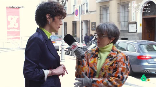Elma Saiz confiesa su desorden a Thais Villas: "Hay que abrir mi armario con precaución por riesgo de desprendimiento" En este vídeo que ahora recupera El Intermedio, Thais Villas preguntaba a los políticos si en su vida son organizados, encontrando perfiles desde los maniáticos Bolaños y Rufián, a las más caóticas Mónica García o Elma Saiz.