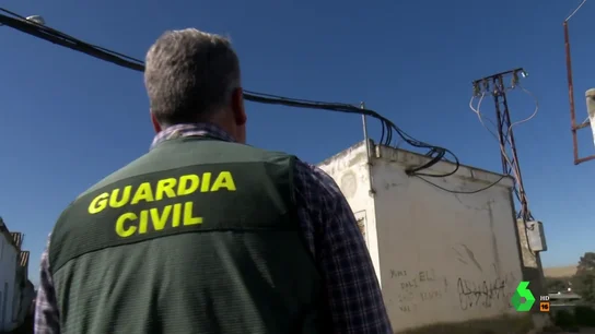 "Esa calle consumía más luz que todo el hospital comarcal de Villamartín": el inicio de la gran operación policial contra 'Los Piños' "Esa calle consumía más luz que todo el hospital comarcal de Villamartín": el inicio de la gran operación policial contra 'Los Piños'
