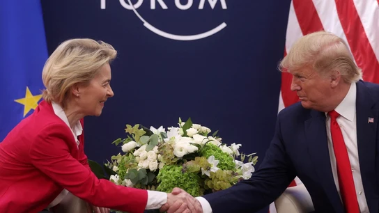 Von der Leyen, con Trump Von der Leyen, con Trump
