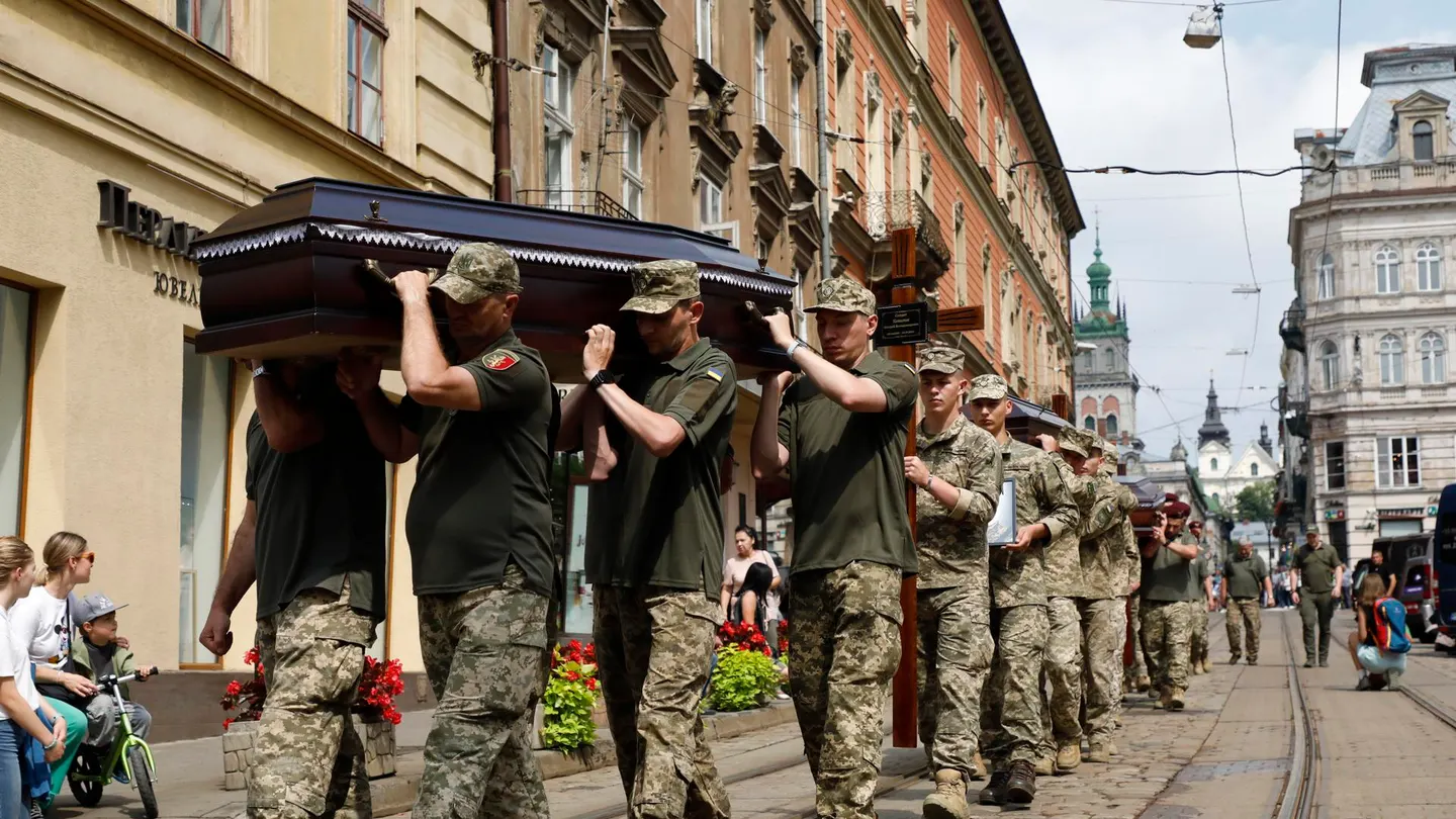 Ceremonia de despedida de 12 soldados que murieron en cautiverio ruso. Ceremonia de despedida de 12 soldados que murieron en cautiverio ruso.