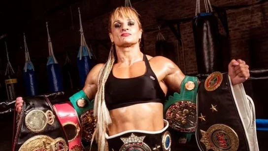Alejandra 'La Locomotora' Oliveras con sus cinturones Alejandra 'La Locomotora' Oliveras con sus cinturones