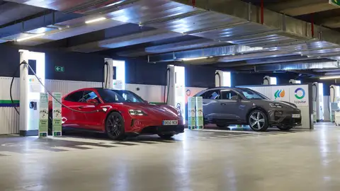 Estación de carga rápida y ultrarrápida de vehículos eléctricos de Nuevos Ministerios, Madrid Estación de carga rápida y ultrarrápida de vehículos eléctricos de Nuevos Ministerios, Madrid